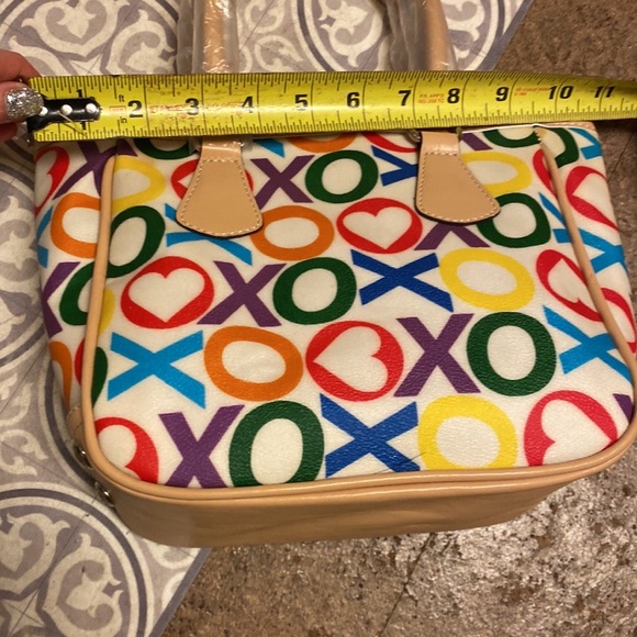 Women’s XOXO Handbag - Picture 8 of 10
